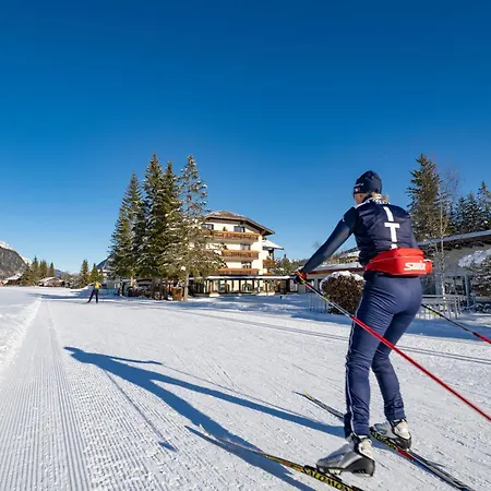 Отель Alpenhotel Karwendel -adults Only- 4*