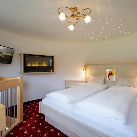 Отель Alpenhotel Karwendel -adults Only- Лойташ