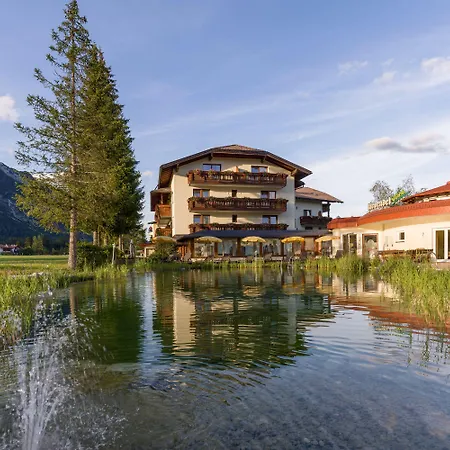 Alpenhotel Karwendel -adults Only- Отель Лойташ