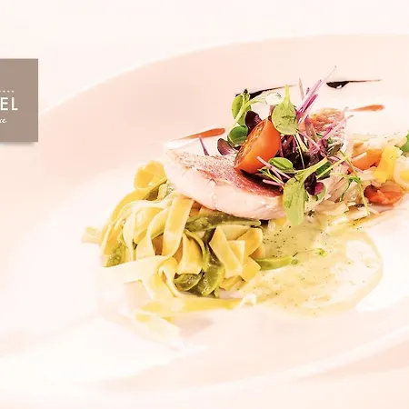 Отель Alpenhotel Karwendel -adults Only- Лойташ